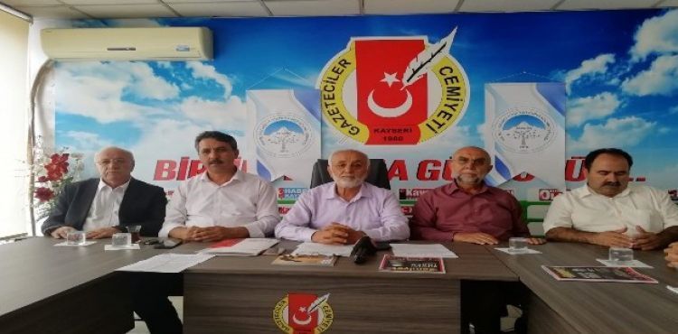 Kayseri Gönüllü Kültür Kuruluşları Başkanı Taş: “15 Temmuz'da nasıl yönetimimize sahip çıktıysak, bugün de yerel yönetimlerimize öyle sahip çıkacağız”