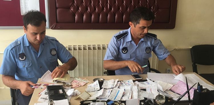 Dilencinin taktiği zabıtaları şaşkına çevirdi