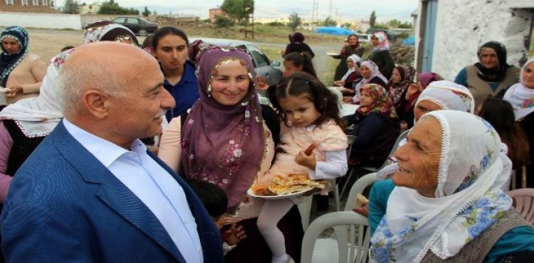 Milletvekili Tamer'den Çömlekçi mahallesine ebe sözü