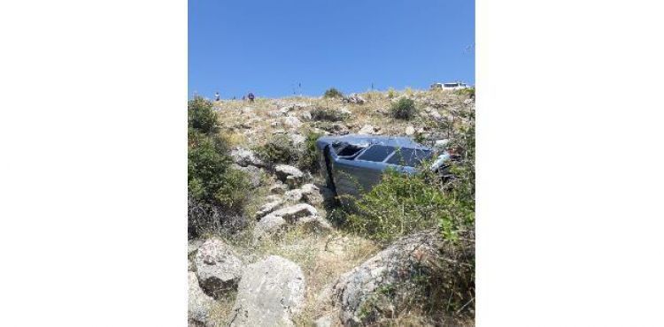 Otomobil şarampole yuvarlandı: 2 yaralı