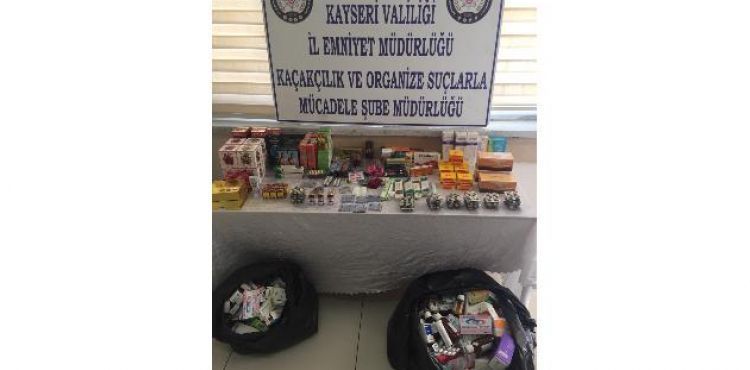 Giyim mağazasında cinsel içerikli hap ele geçirildi