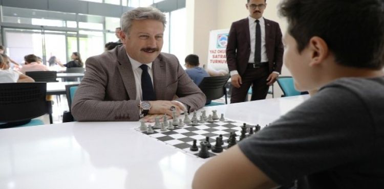 Başkan Palancıoğlu: “Satranç strateji ve zihinsel gelişim açısından çok önemlidir”