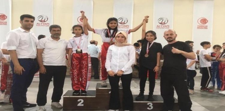 15 Temmuz Şehitlerini Anma Kick Boks müsabakaları tamamlandı