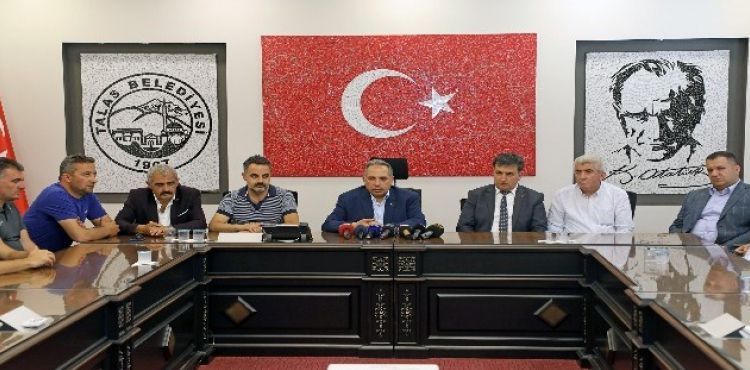 Talasgücü Belediyespor'da toplu imza töreni