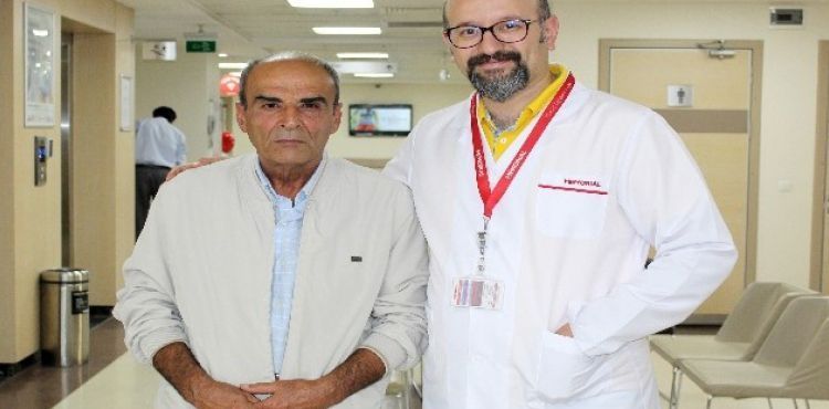 Sağ gözündeki sorun sol gözünü ameliyat edince düzeldi