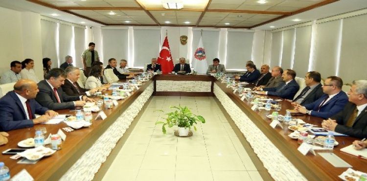 İl İdare Şube Başkanları Toplantısı Vali Günaydın Başkanlığında Yapıldı