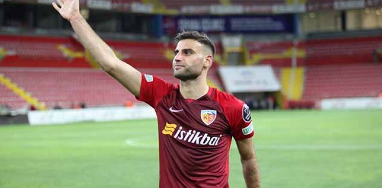 Deniz Türüç Fenerbahçe'yi tercih etti