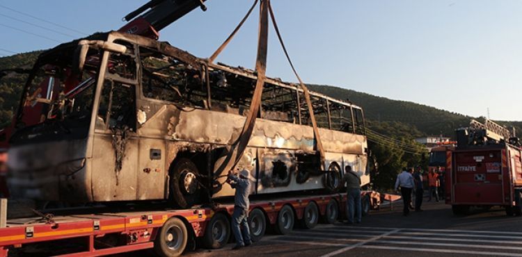 Otobüs yangınında hayatını kaybedenlerin isimleri belirlendi