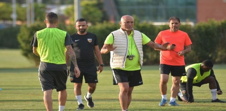 Kayserispor perdeyi sahasnda aacak