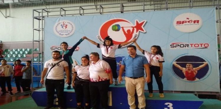Yıldızlar Ferdi Türkiye Halter Şampiyonasından 1 gümüş, 1 bronz madalya
