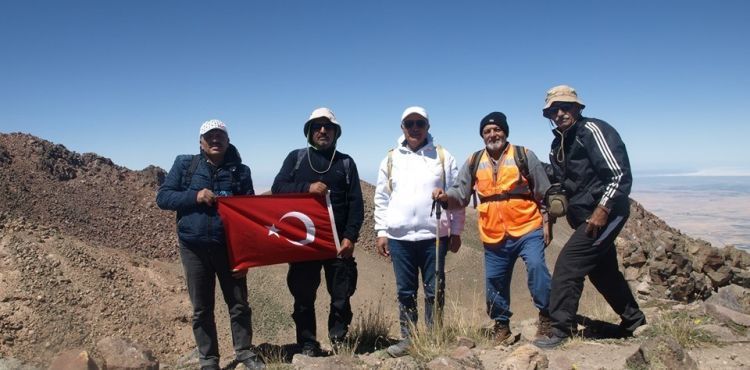 Kayserili dağcılar, Hasan Dağı'nın zirvesinde