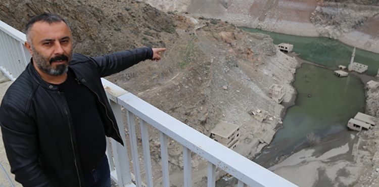 Deriner Barajı dolulukta yüzde yüz seviyeye ulaştı, asırlık köy yeniden sular altında kaldı