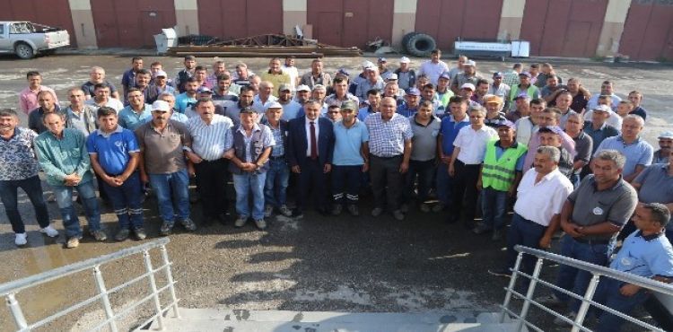 Başkan Cabbar, belediye personeli ile bayramlaştı