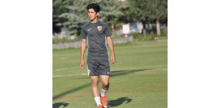 Kayserispor, Mehmet Eray'la profesyonel sözleşme imzaladı