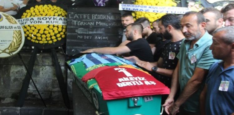Genç futbolcu kansere yenik düştü