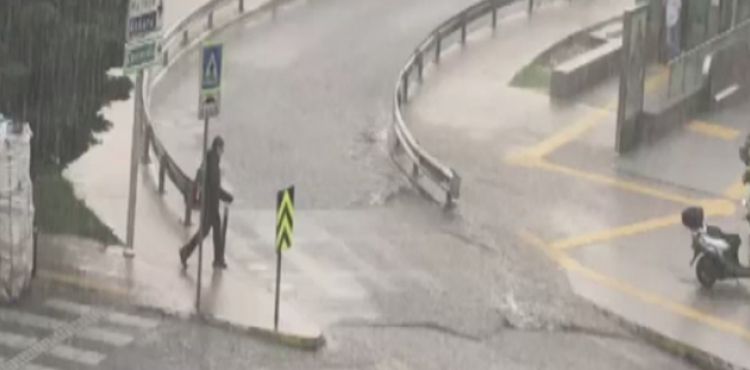 Şiddetli gök gürlemesi yürekleri ağza getirdi