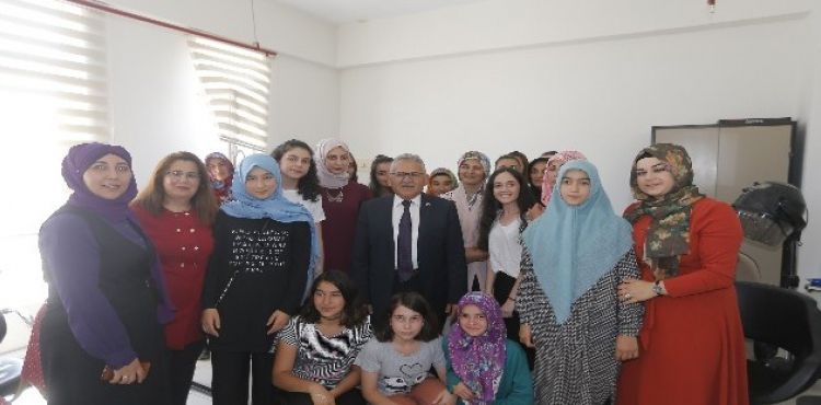 Başkan Büyükkılıç, Tomarza'da gerçekleştirilen Vefa Buluşması'na katıldı