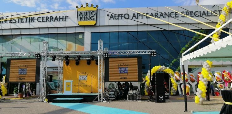 auto kıng-kayseri servis merkezinde bayrak değişimi