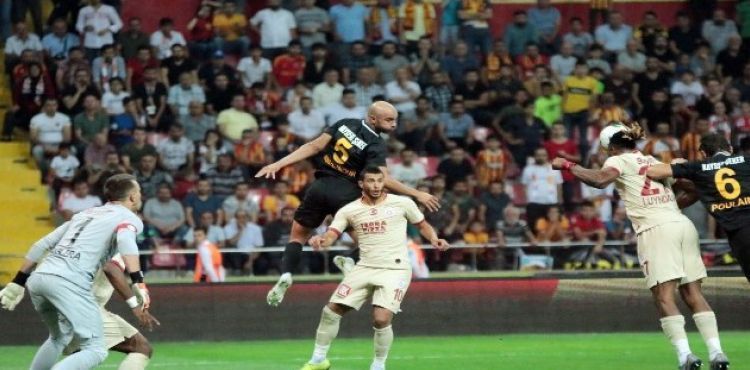 Süper Lig: İstikbal Mobilya Kayserispor: 2 - Galatasaray: 3 (Maç Sonucu)