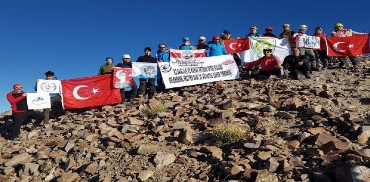 30 Ağustos Zafer Bayramı Erciyes Tırmanışı yapıldı