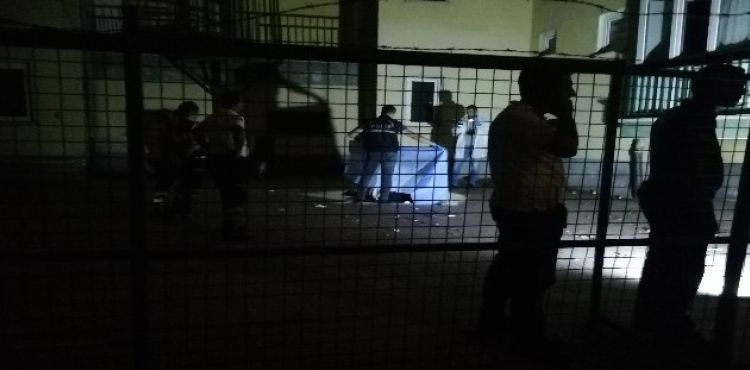 Bunalıma giren kadın 7. kattan atlayarak intihar etti.