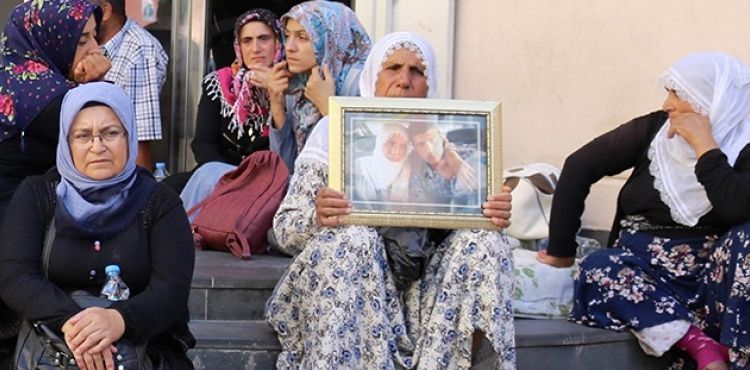 HDP'ye tepkiler çığ gibi büyüyor