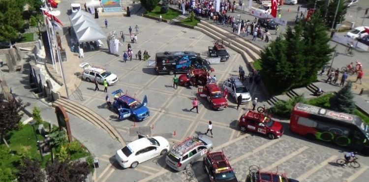 Uluslararası Yol Bisiklet Yarışı başladı