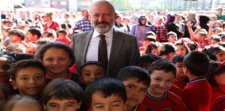 Başkan Çolakbayrakdar, “Eğitim İçin Tüm İmkanlarımızı Seferber Ediyoruz