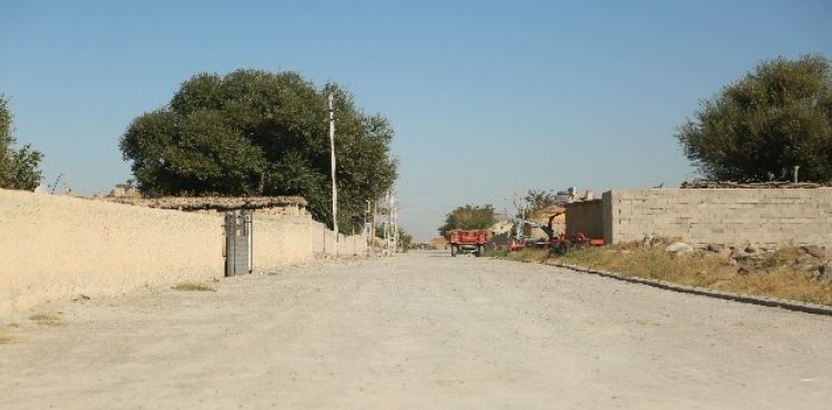Develi'de on kırsal mahallenin parke ve asfaltlama çalışmaları tamamlandı