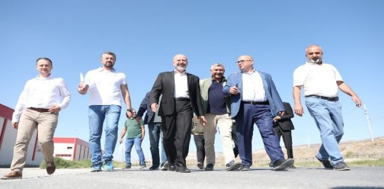 Çolakbayrakdar, yakın zamanda açılacak olan KUMSMALL Factory AVM'de