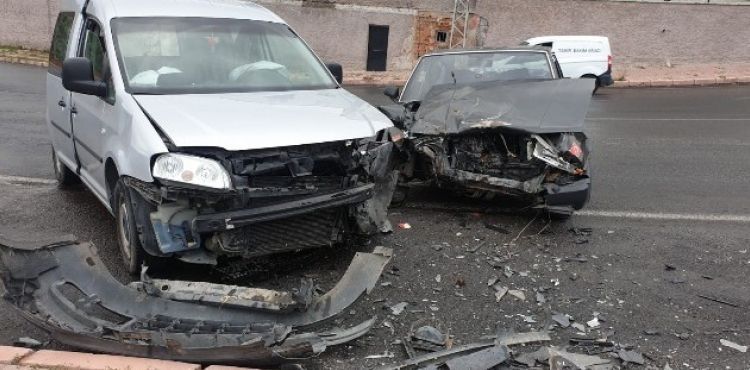 Kayseri'de kaza: 2 yaralı
