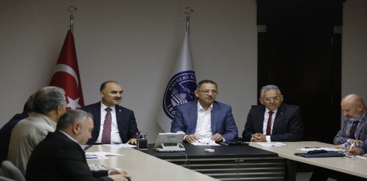 Büyükkılıç'ın ev sahipliğinde 'Kayserispor' zirvesi