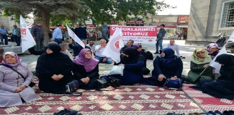 Kayserili annelerden, Diyarbakır'da eylem yapan annelere destek