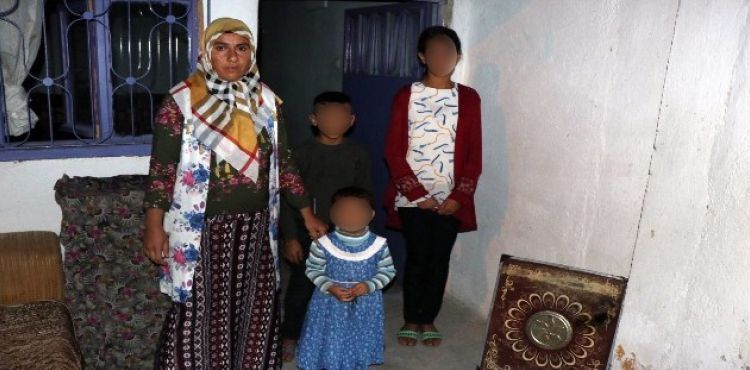 Evleri yanan kadın, 3 çocuğuyla mağdur oldu