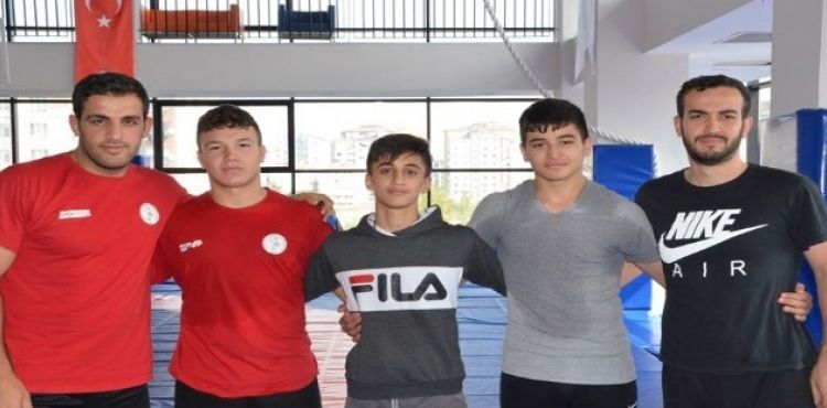 Toygun Aktop ve Mulla Kağan Taşçı, Güreş Balkan Şampiyonası'nda Türkiye'yi Temsil Edecek