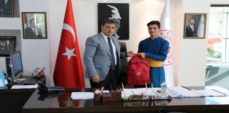 Atlı Okçuluk Türkiye Şampiyonu'ndan Eskici'ye Ziyaret