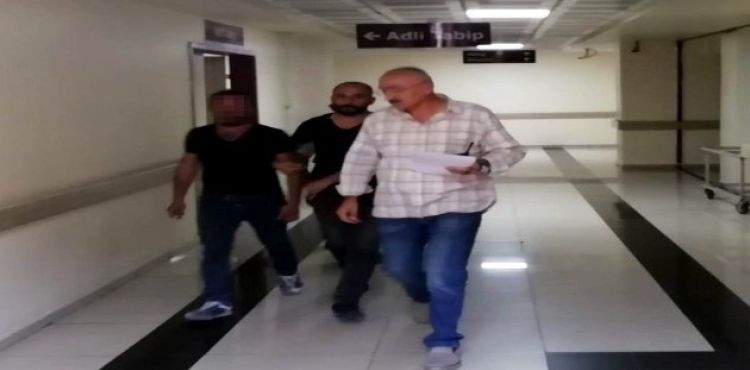 Tartıştığı eşini bıçakladı