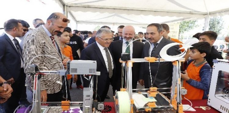 Bilim Şenliği'ne 30 bin kişi katıldı