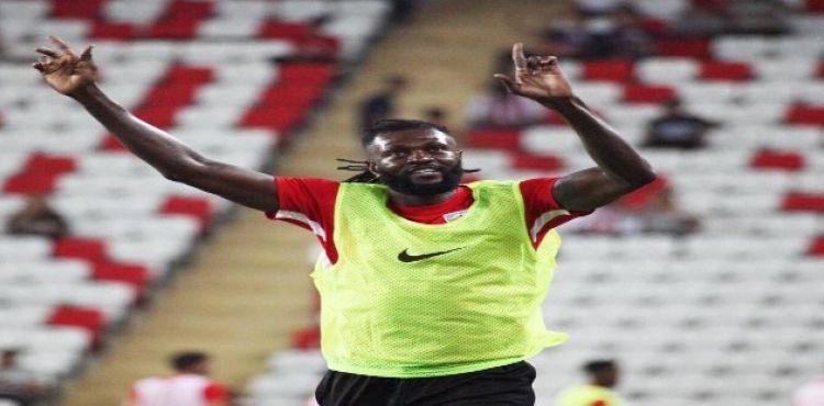 Kayserispor'da Adebayor şoku