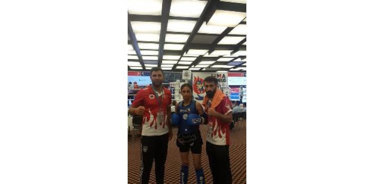 Nazlı Kaymaz Muaythai Dünya Şampiyonasında Yarı Finalde