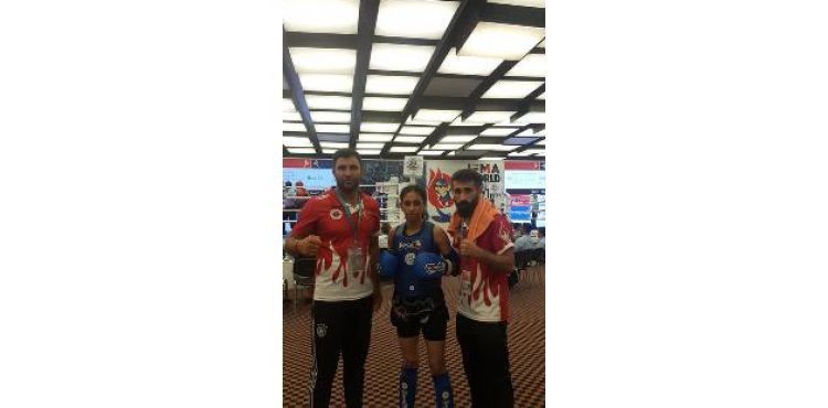  Nazl Kaymaz Muaythai Dnya ampiyonasnda Yar Finalde