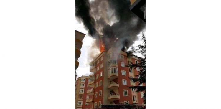 Develi'de korkutan yangın