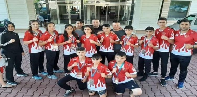 Kayserili Muaythaicilerden Dünya Şampiyonası'nda Madalyalara Ambargo