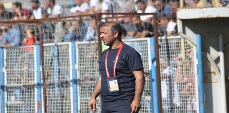 Emre Çelik istifa etti