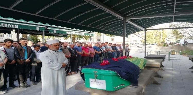 Feci kazada hayatını kaybeden genç son yolculuğuna uğurlandı