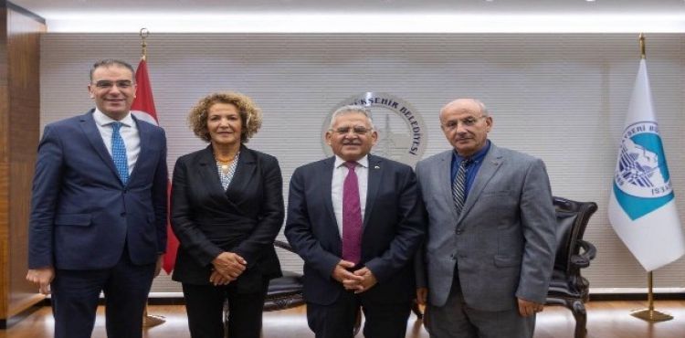Develi ve Yöresi Dernek Başkanı Cebeci'den Başkan Memduh Büyükkılıç'a ziyaret