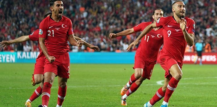 Ay-yıldızlılar liderlik için sahaya çıkıyor