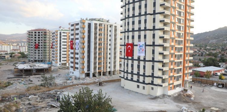 KAZIM KARABEKİR MAHALLESİNDE 39 BLOKTA 1986 DAİRENİN İNŞAATI DEVAM EDİYOR