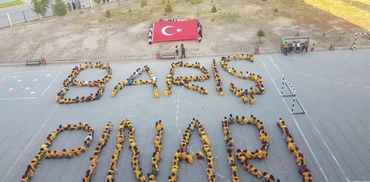 Öğretmenler ve öğrencilerden Mehmetçiğe destek büyüyor