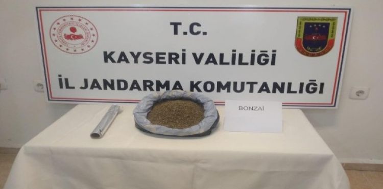 Uyuşturucu tacirleri ticari takside yakalandı